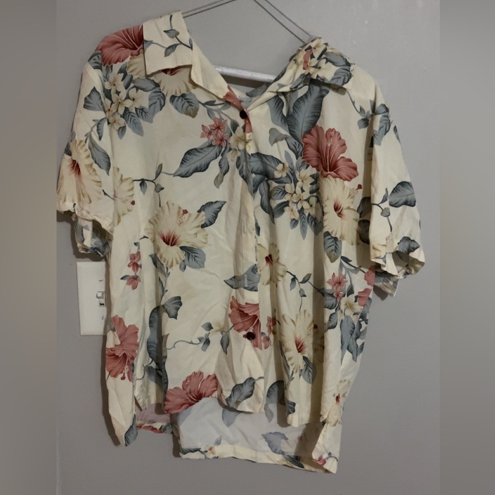 iolani floral yellow top size X-LARGE